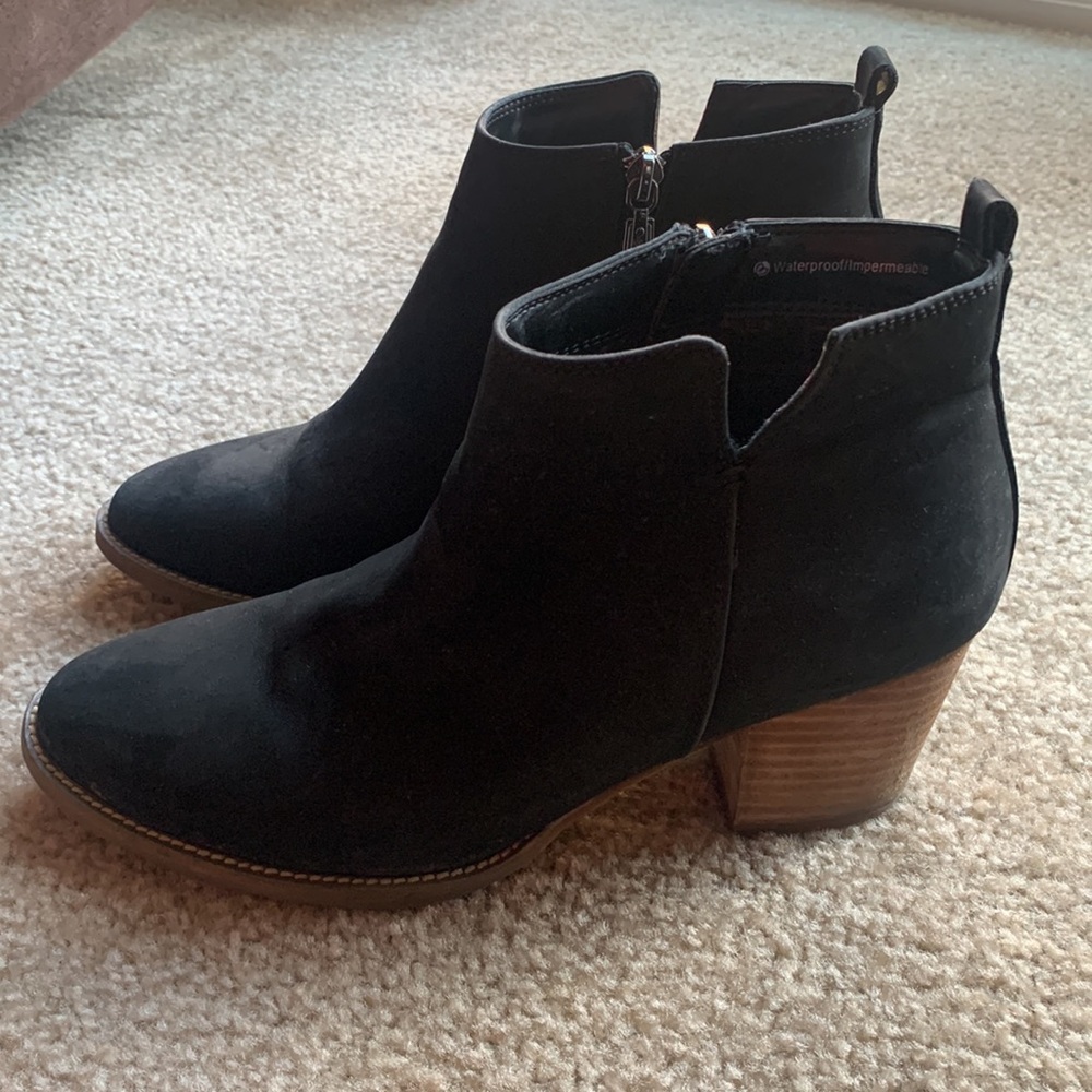 Blondo Norma Black Nubuck Bootie
